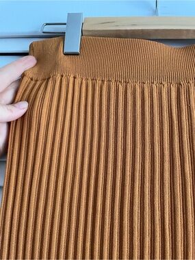 Wilfred Aritzia Ribbed Maxi Skirt Side Slit Ochre Dark Yellow Medium M